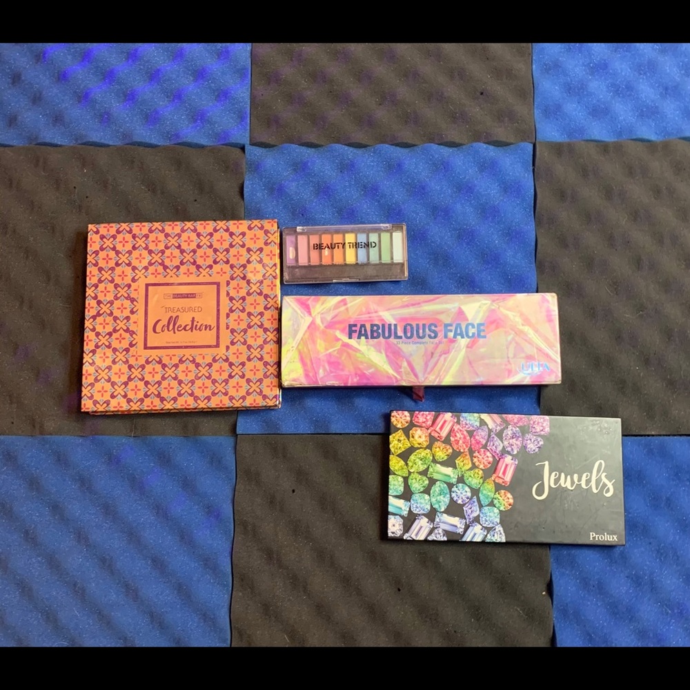 Makeup bundle
